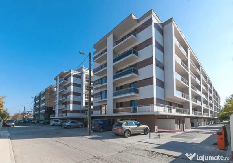 Apartament cu 3 camere semidecomandat în Străulești