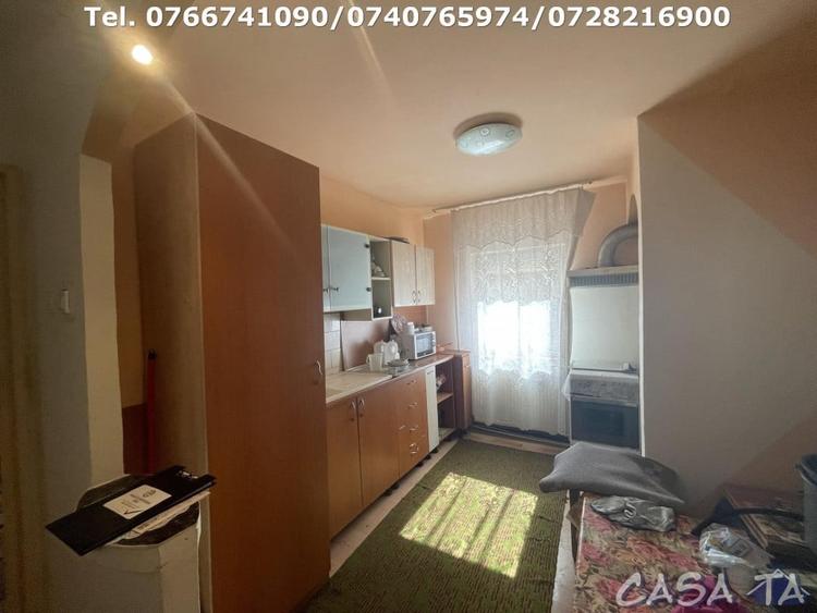 Apartament cu 2 camere semidecomandat, mobilat în Debarcader