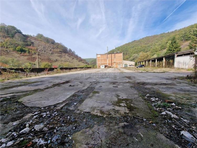 Spațiu comercial, de 1,200 mp, în Central