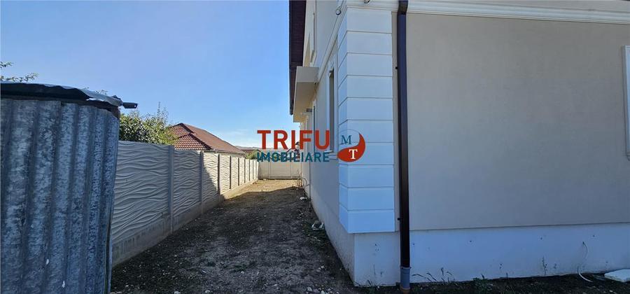 Casă individuală cu 9 camere cu Canalizare în Ciugud