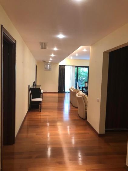 Apartament cu 3 camere decomandat în Primăverii