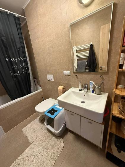 Apartament cu 2 camere decomandat în Tractorul
