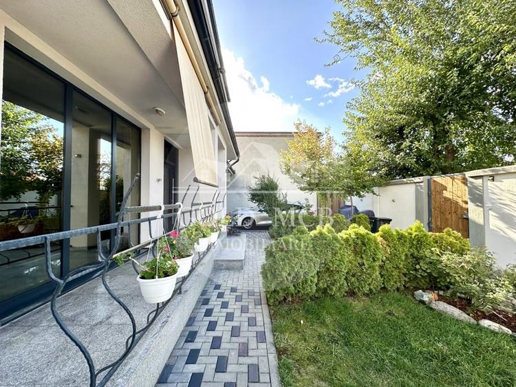 Casă individuală cu 5 camere cu Canalizare în Andronache