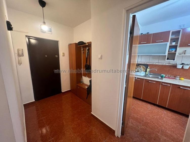 Apartament cu 3 camere decomandat în Drumul Taberei