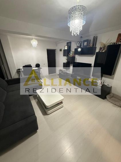 Apartament cu 2 camere semidecomandat, mobilat în Central