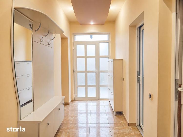 Casă cu 5 camere cu Teren 298 Mp în Rogerius