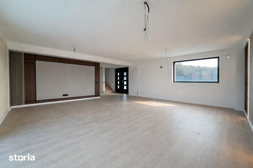 Casă cu 5 camere cu Teren 500 Mp în Central