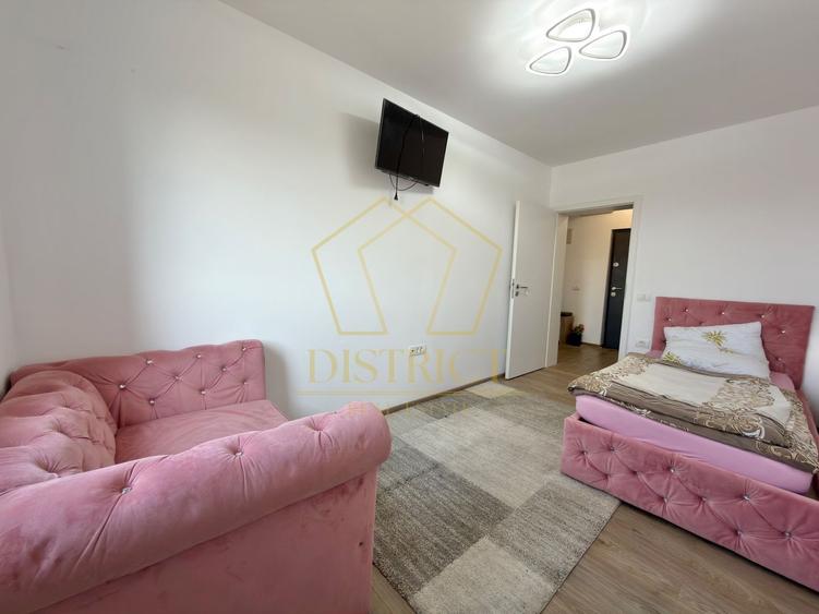Apartament cu 3 camere semidecomandat, mobilat în Chișoda