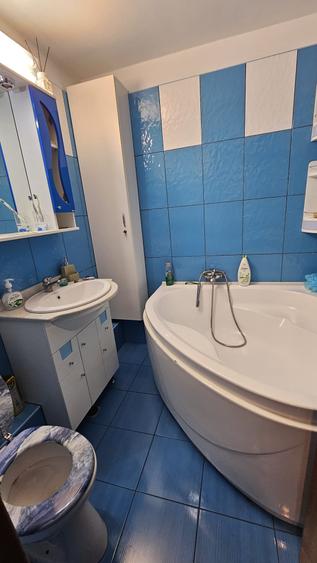 Apartament cu 2 camere semidecomandat, mobilat în Colentina