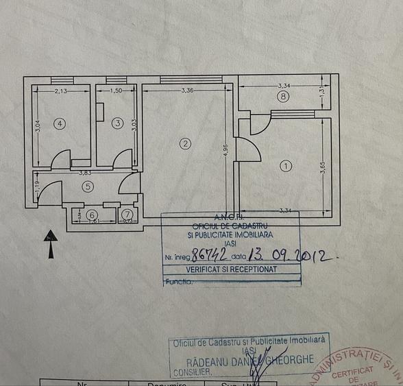 Apartament cu 2 camere semidecomandat în Podu Roș