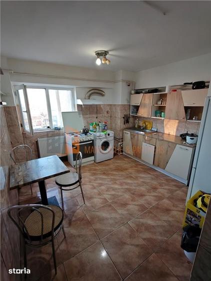 Apartament cu 4 camere decomandat, mobilat în Unirii Sud