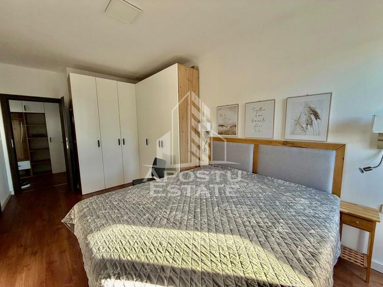 Apartament cu 3 camere decomandat, mobilat în Torontalului