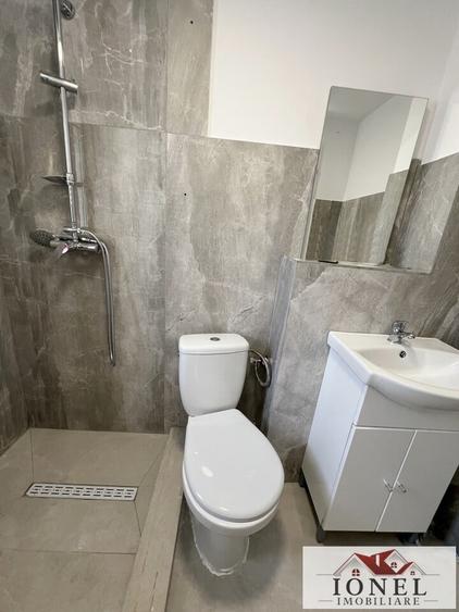 Casă individuală cu 4 camere cu Canalizare în Est