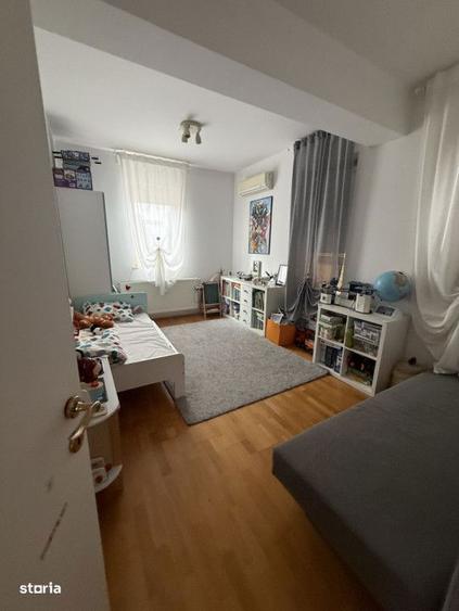 Apartament cu 3 camere decomandat în Romană