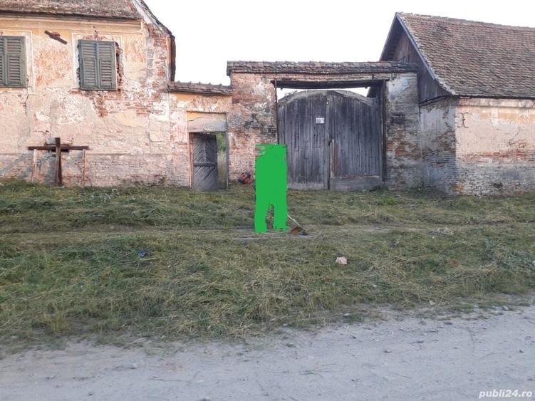 Teren de 4450 mp, în Central