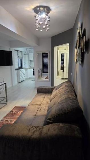 Apartament cu 2 camere semidecomandat, mobilat în Băneasa