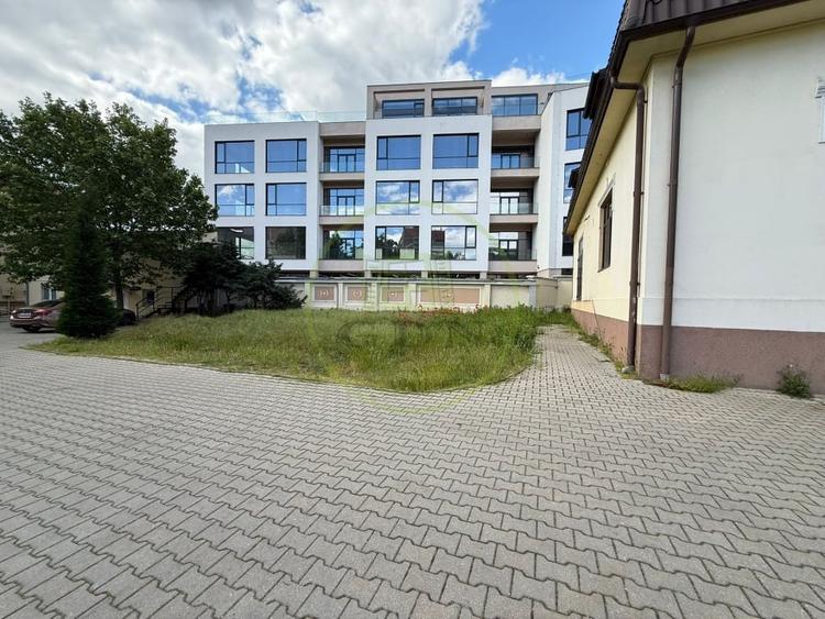Spațiu comercial, de 435.16000366211 mp, în Central
