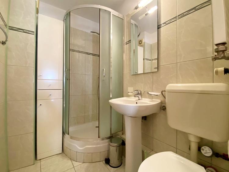Apartament cu 4 camere decomandat în Vitan Mall