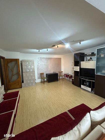 Apartament cu 3 camere în Sud