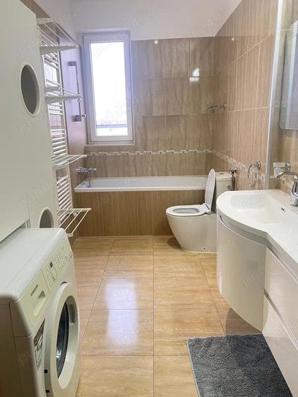 Apartament cu 3 camere decomandat în Intim