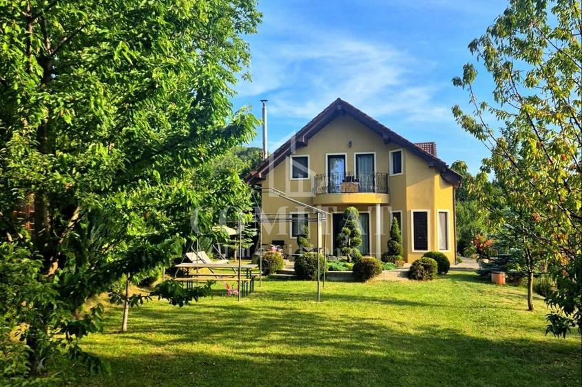 Casă individuală cu 4 camere cu Canalizare în Făget