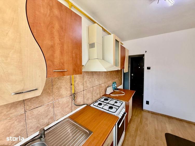 Apartament cu 3 camere -etaj 2-mobilat si utilat - 2