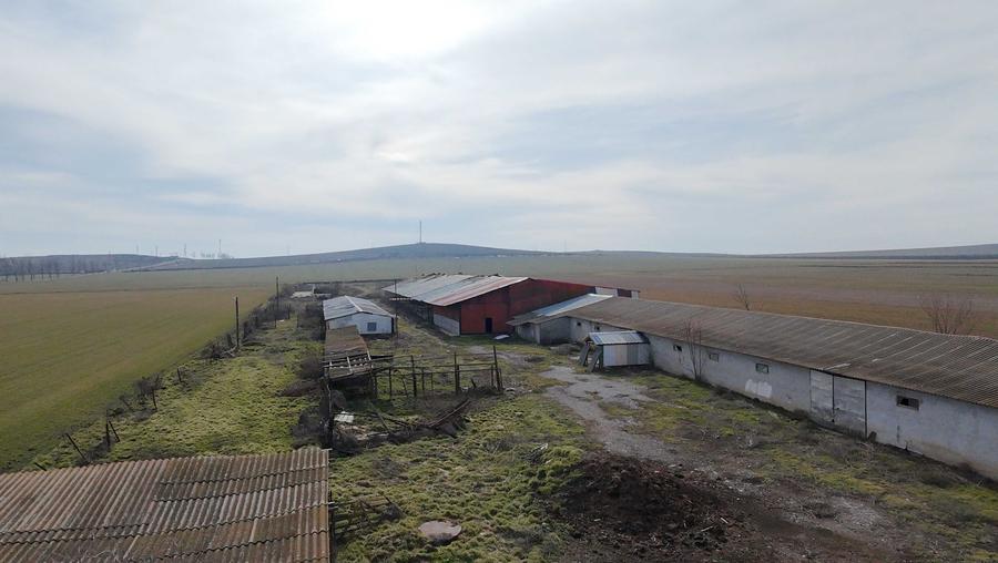 Teren de 4300 mp, în Sălcioara