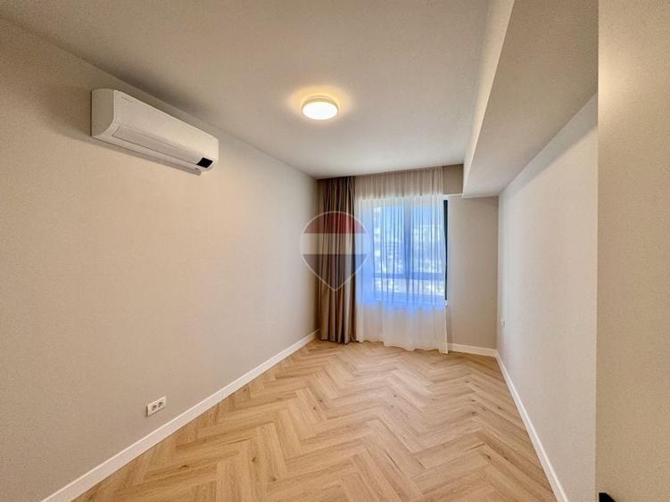 Apartament cu 4 camere decomandat, mobilat în Pipera