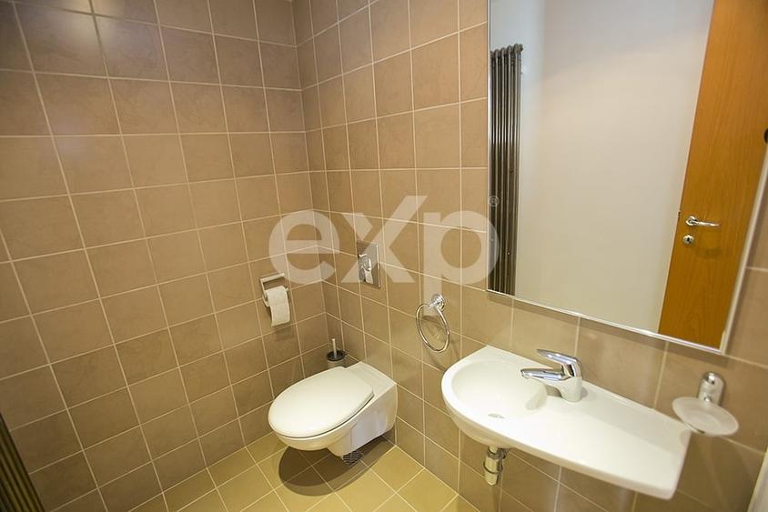 Apartament cu 4 camere decomandat, mobilat în Capitale