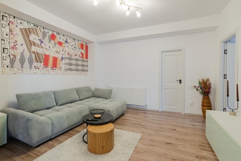 Apartament cu 2 camere semidecomandat, mobilat în Tomis Plus