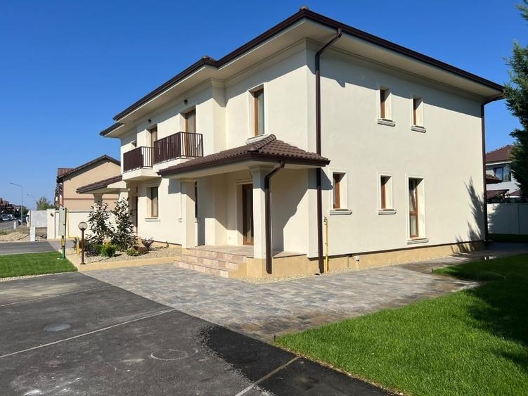 Duplex cu 4 camere cu Canalizare în Vladimirescu