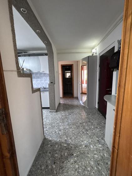 Apartament cu 2 camere decomandat în Republicii