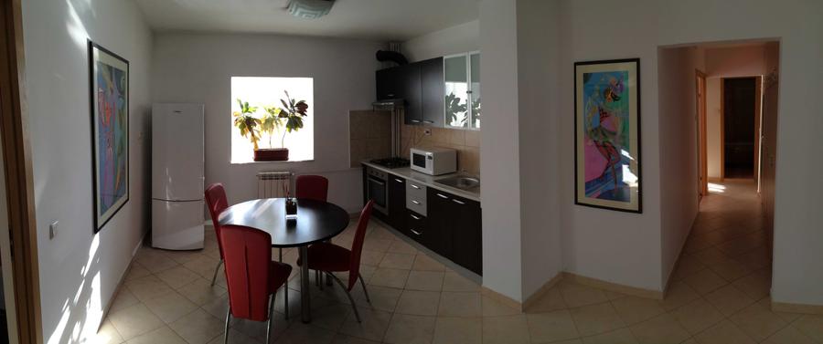 Apartament cu 3 camere decomandat în Beller