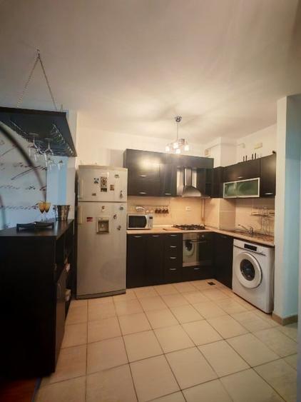 Apartament cu 2 camere semidecomandat, mobilat în Tătărași