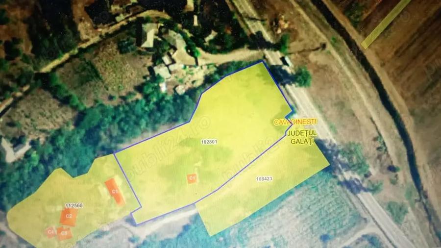 Teren de 5500 mp, în Cavadinești