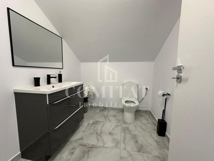 Duplex cu 5 camere cu Canalizare în Dezmir