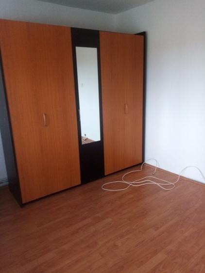 Apartament cu 2 camere semidecomandat în Steaua