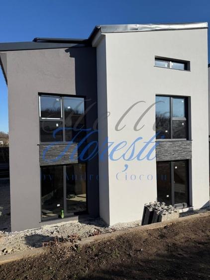 Duplex cu 4 camere cu Canalizare în Dezmir