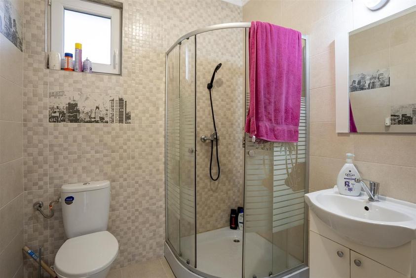 Casă individuală cu 4 camere decomandat cu Teren 408 Mp în Sântandrei