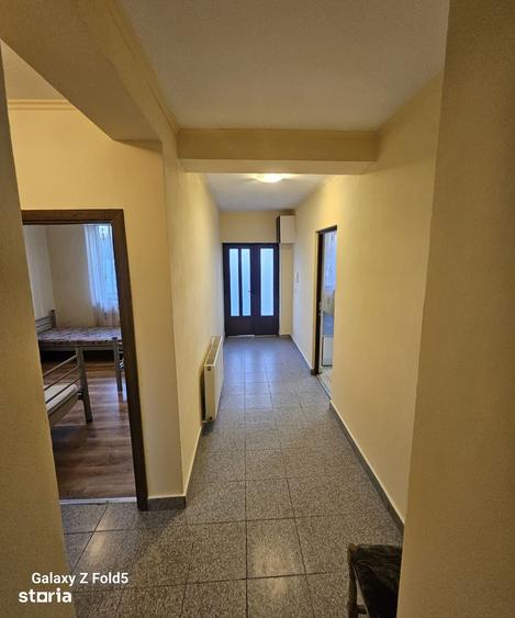 Casă cu 5 camere cu Teren 500 Mp în Central