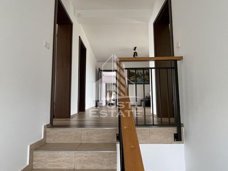 Casă cu 5 camere cu Teren 612 Mp în Urseni