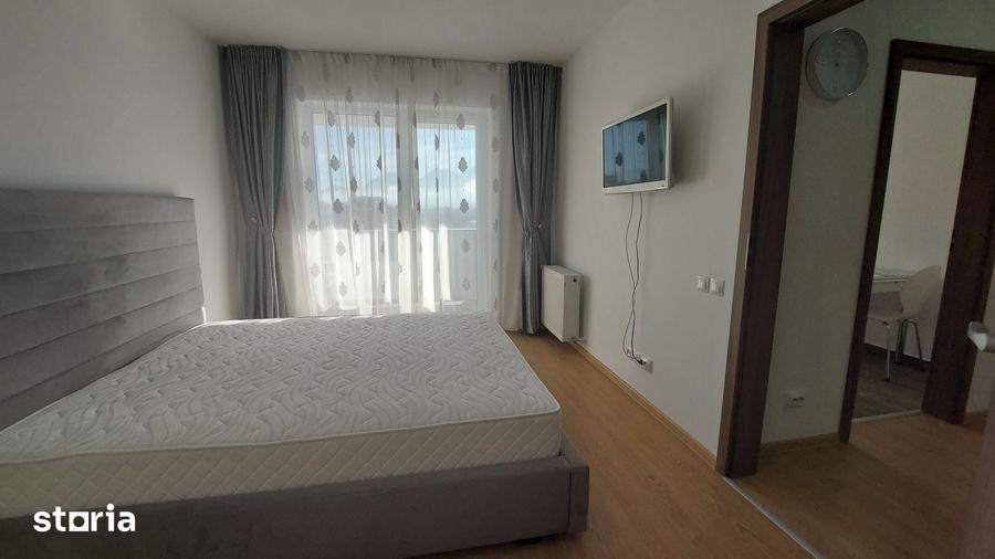 Apartament cu 2 camere decomandat în Tractorul