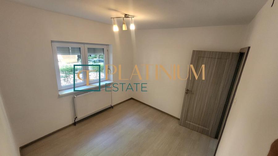 Apartament cu 3 camere decomandat, mobilat în Aradului