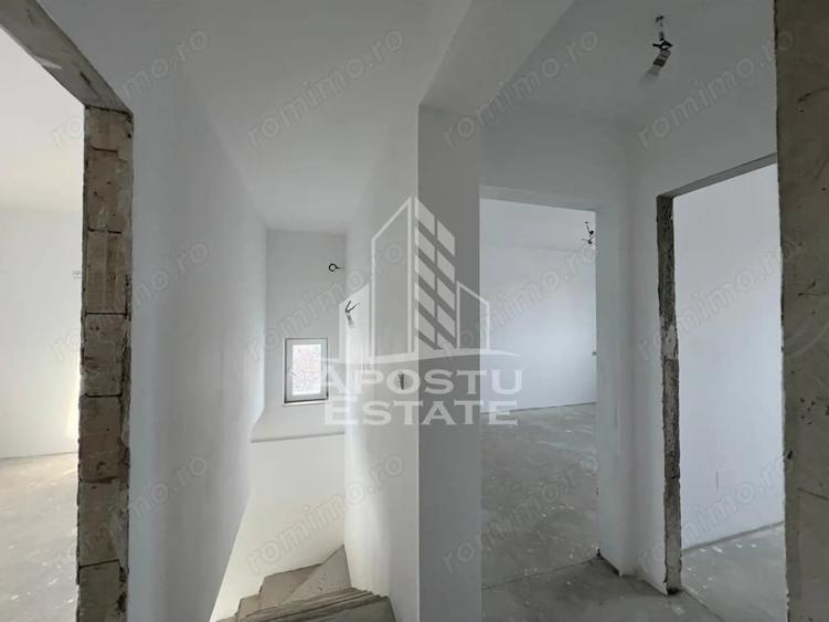 Casă cu 4 camere cu Teren 180 Mp în Giarmata