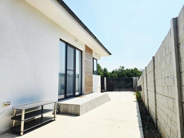 Casă cu 4 camere cu Teren 360 Mp în Tunari
