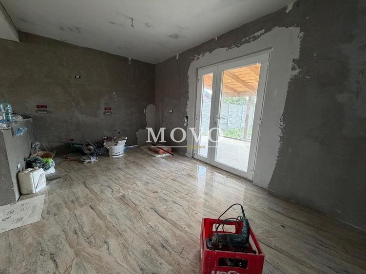 Casă individuală cu 4 camere cu Canalizare în Covaci