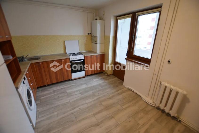 Apartament cu 3 camere semidecomandat, mobilat în Grigorescu
