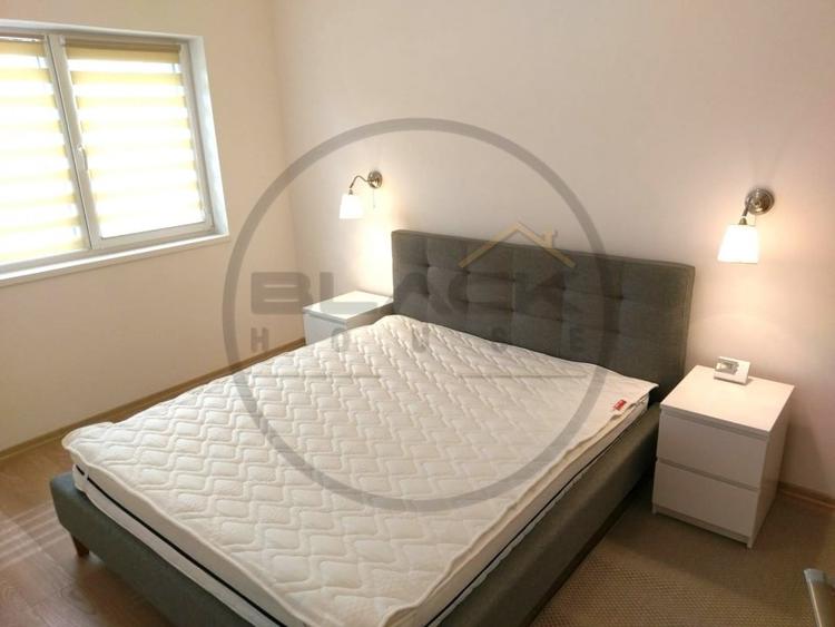 Apartament cu 2 camere semidecomandat, mobilat în Central