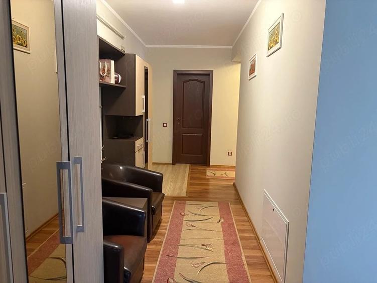 Apartament cu 3 camere decomandat în Florești