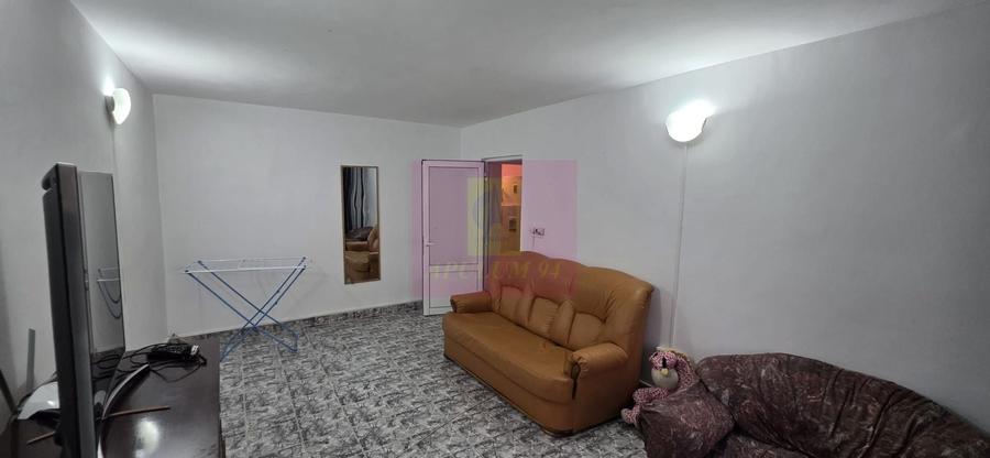 Apartament cu 3 camere decomandat în Autogară
